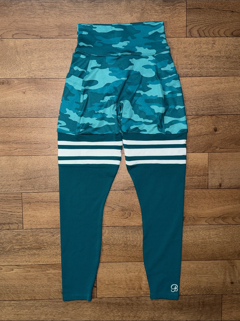 Bombshell Sportswear Size Small Scrunch Butt Thigh High Leggings In Teal Camo S